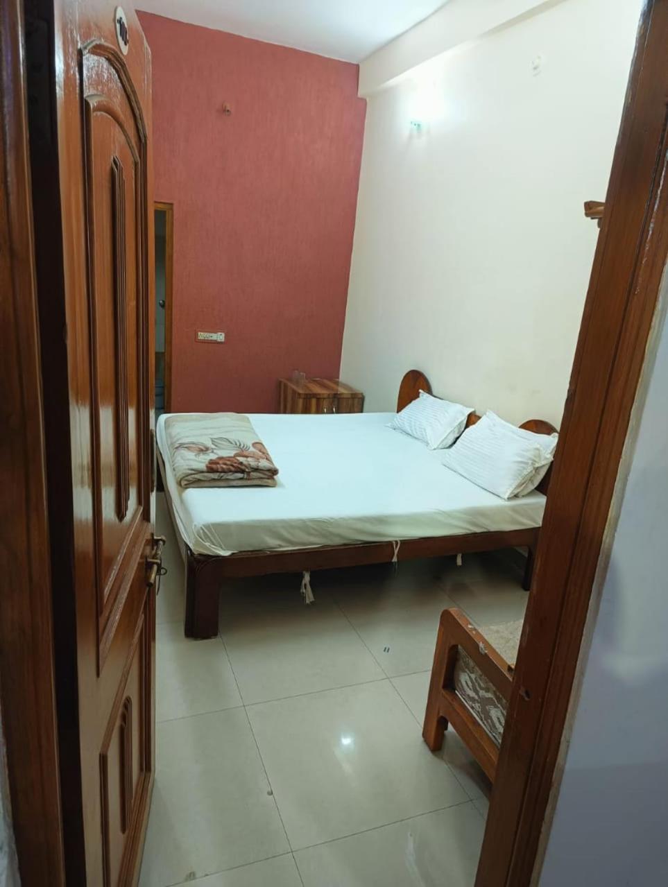 Hotel Pleasure Landmark Ujjain Esterno foto
